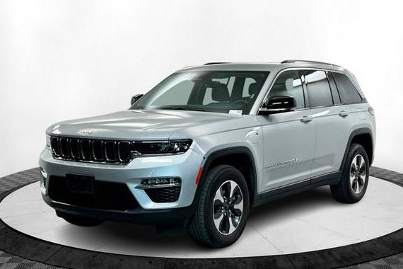 JEEP GRAND CHEROKEE 2023 1C4RJYB62PC628624 image